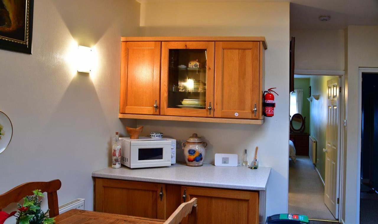 Entire Niche Apartment Hildenborough Exterior photo